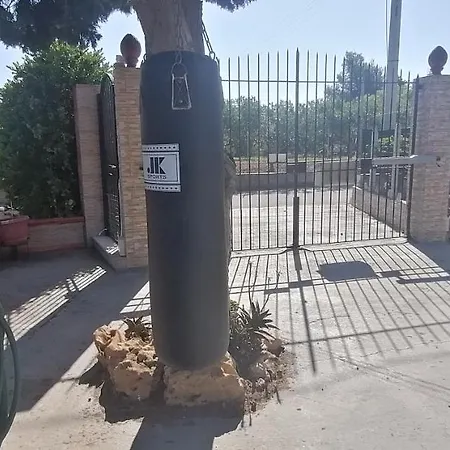 Brezza Tra Gli Alberi Panzió Alcamo